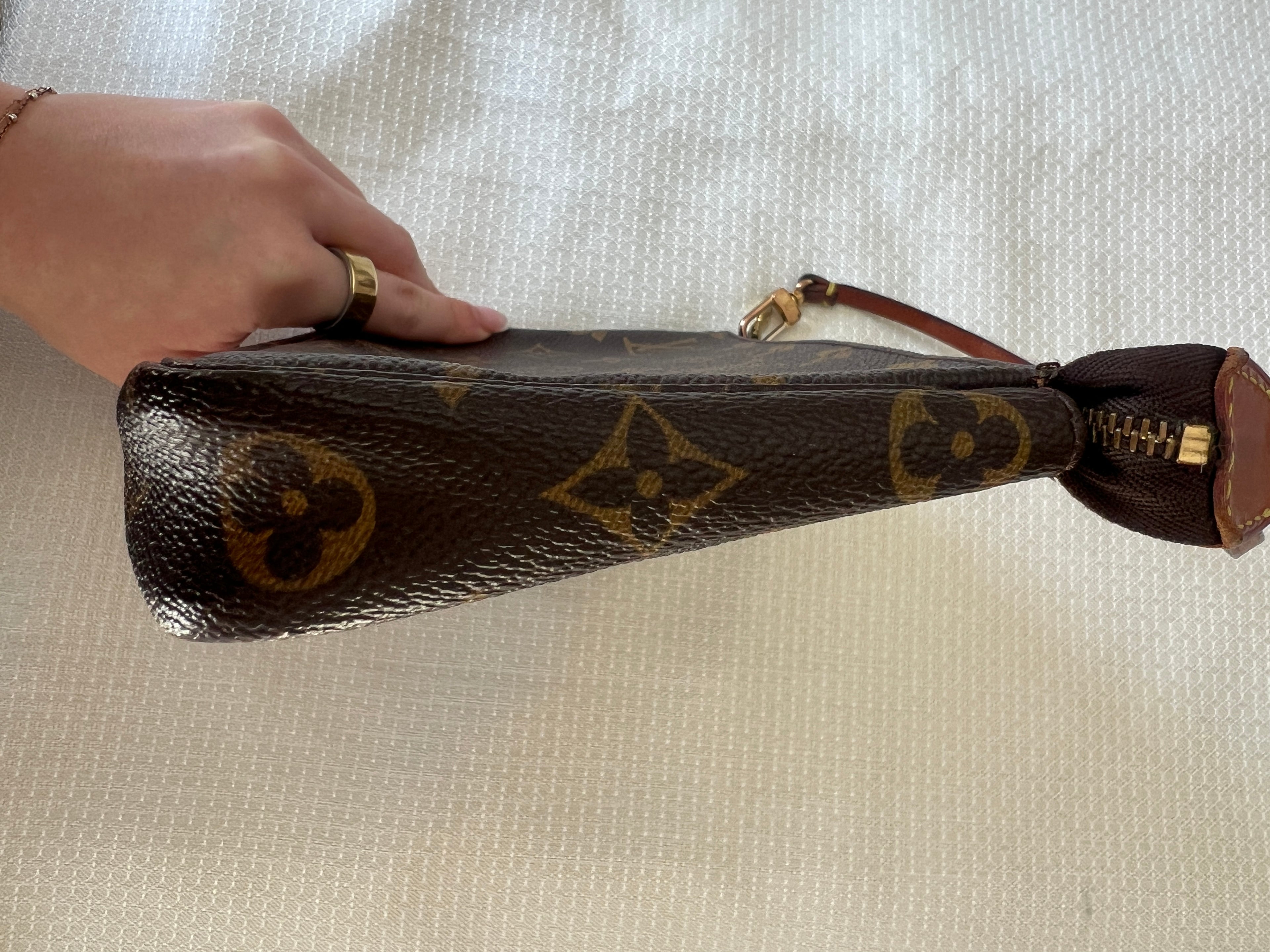 Louis Vuitton Monogram Pouchette