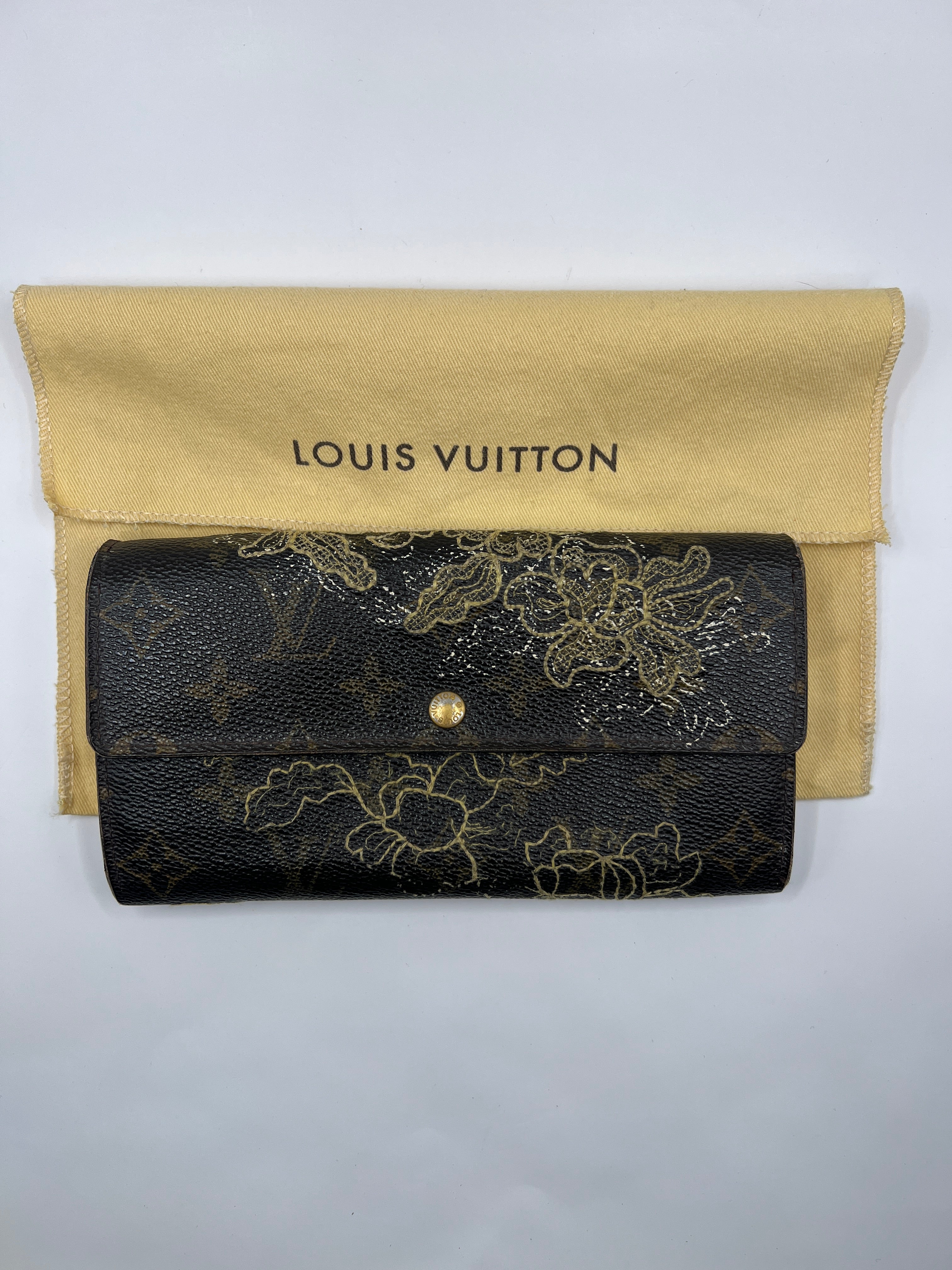 Louis Vuitton Limited Edition Monogram Dentelle Sarah Wallet