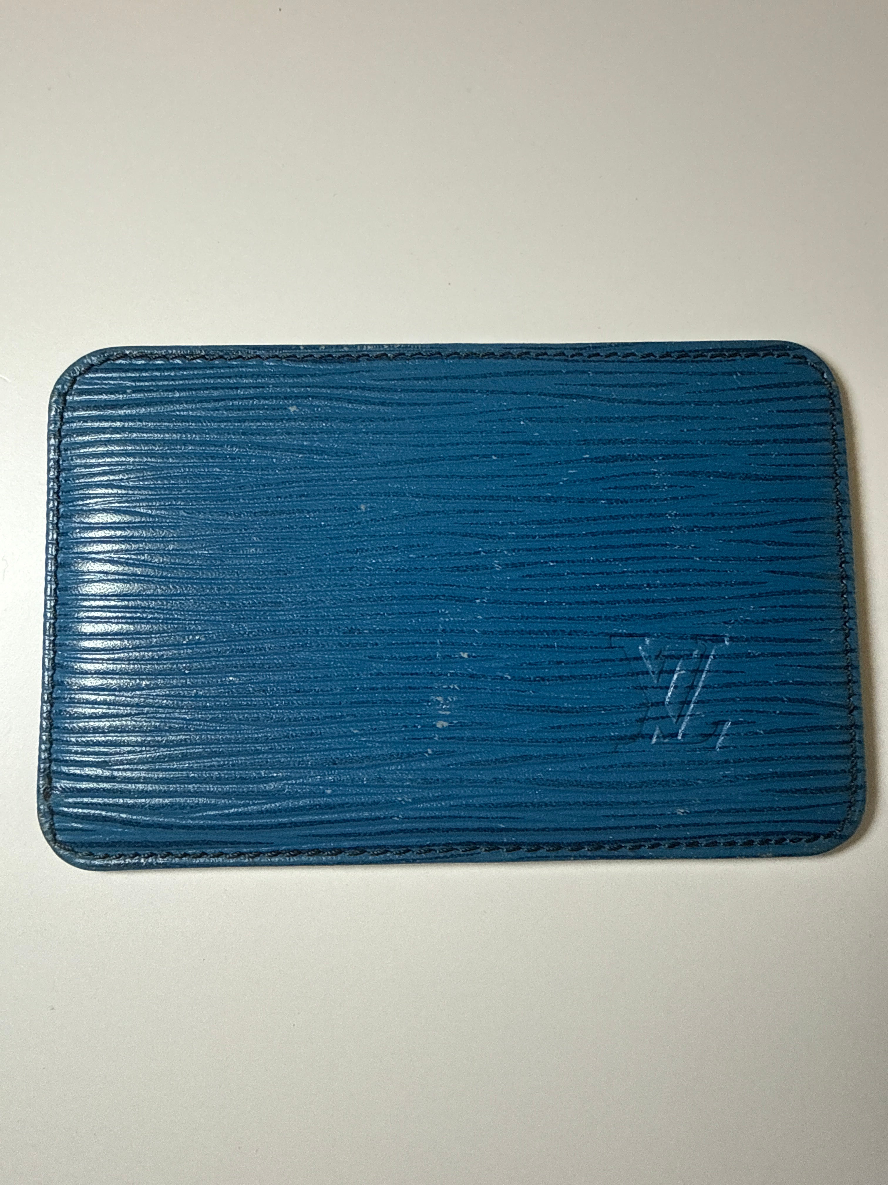 Louis Vuitton Blue Epi Card Case – Source 24
