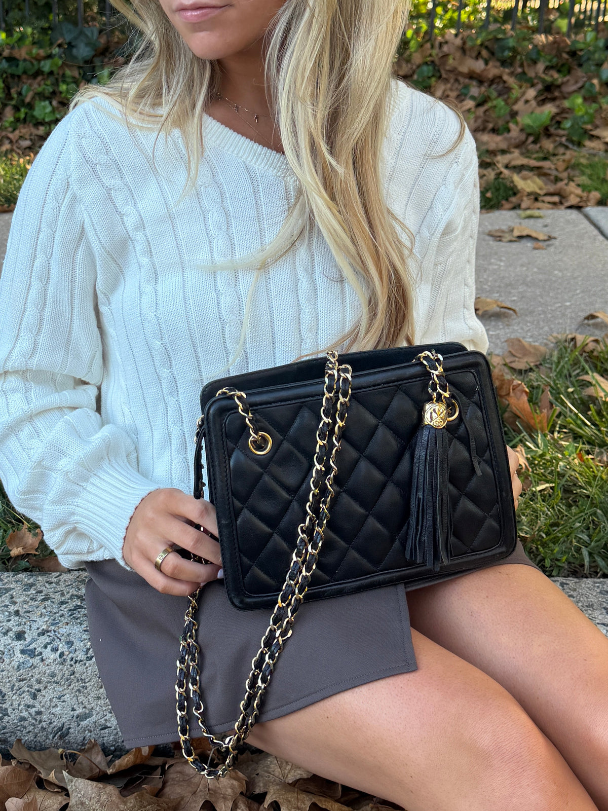 Vintage Chanel Diamond Quilted Tassel Camera Bag (1989-1991)