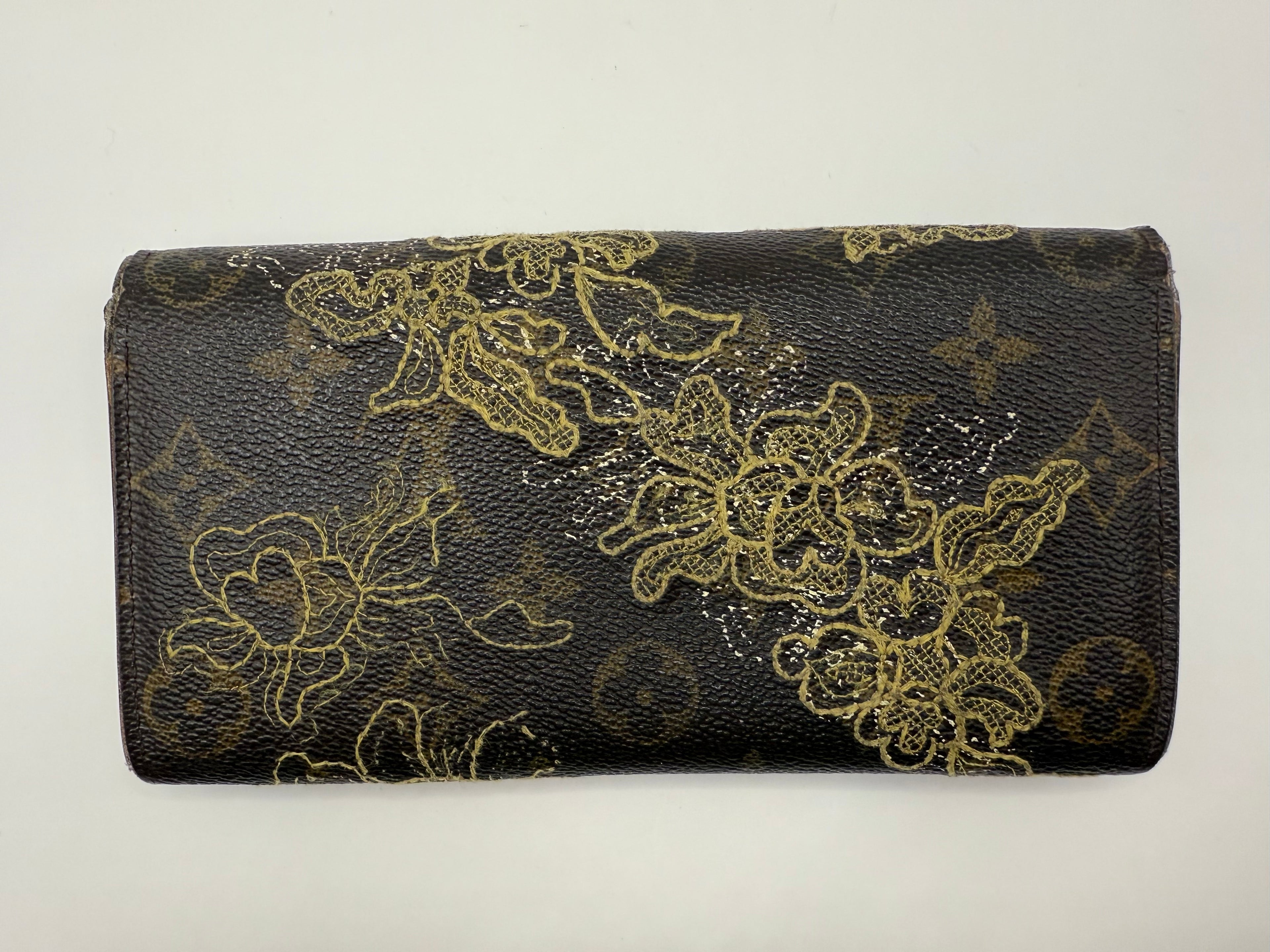 Louis Vuitton Limited Edition Monogram Dentelle Sarah Wallet