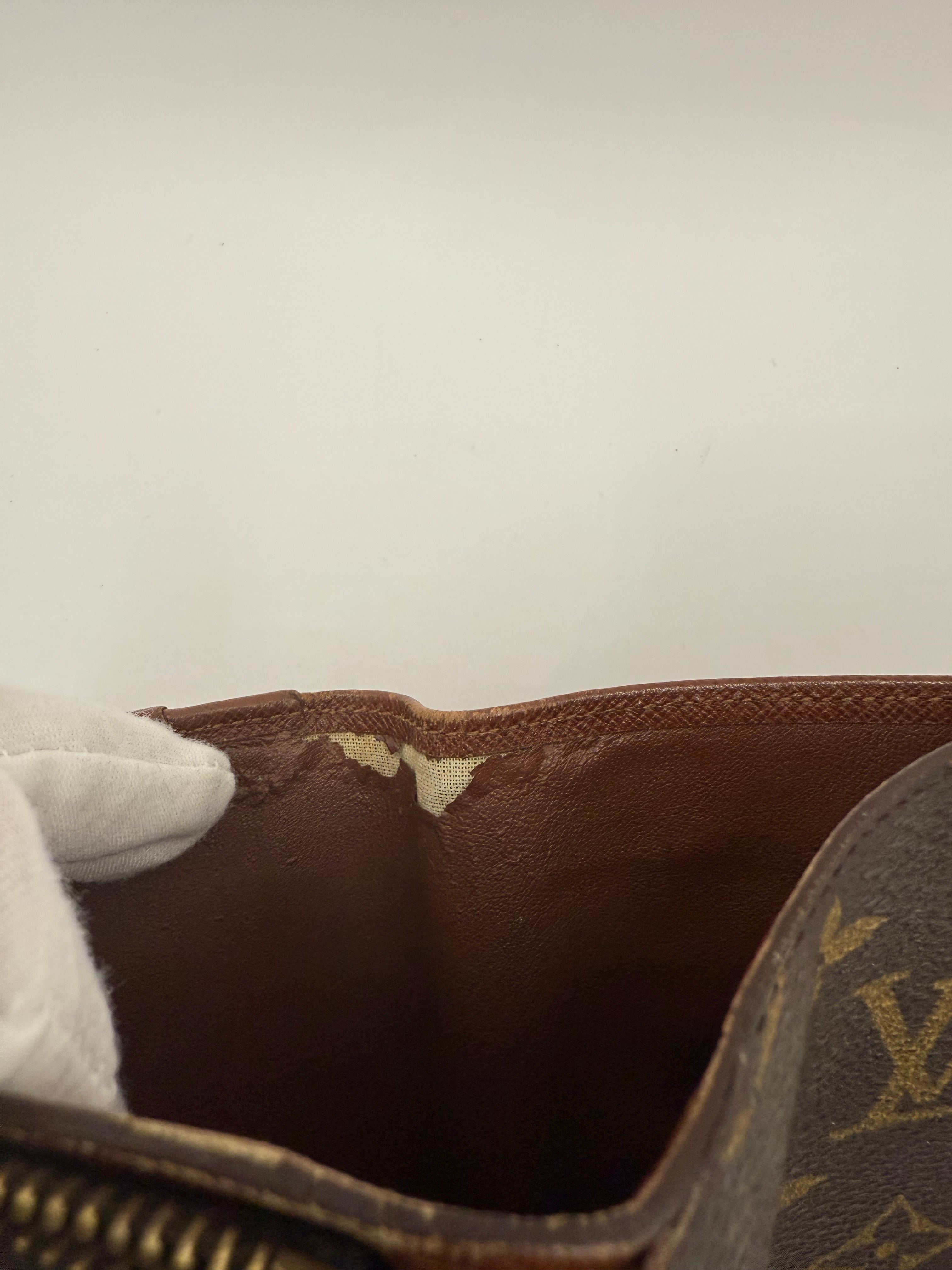 Louis Vuitton Monogram Compact Zip Wallet / Agenda-style Wallet