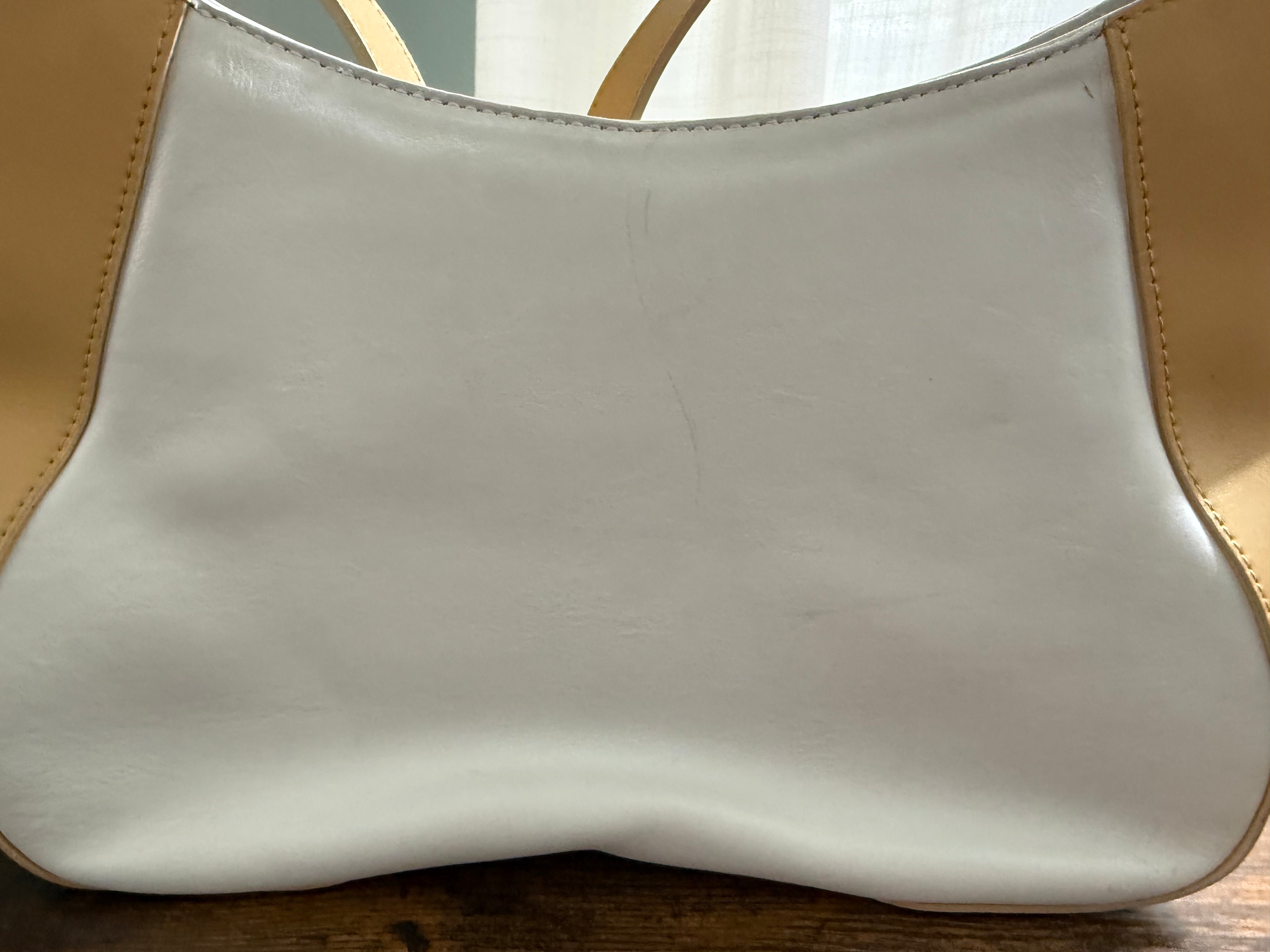 Bruno Magli Ivory Camel Leather Shoulder Bag Small Hobo Italy Gold Hardware Minimalist Y2K