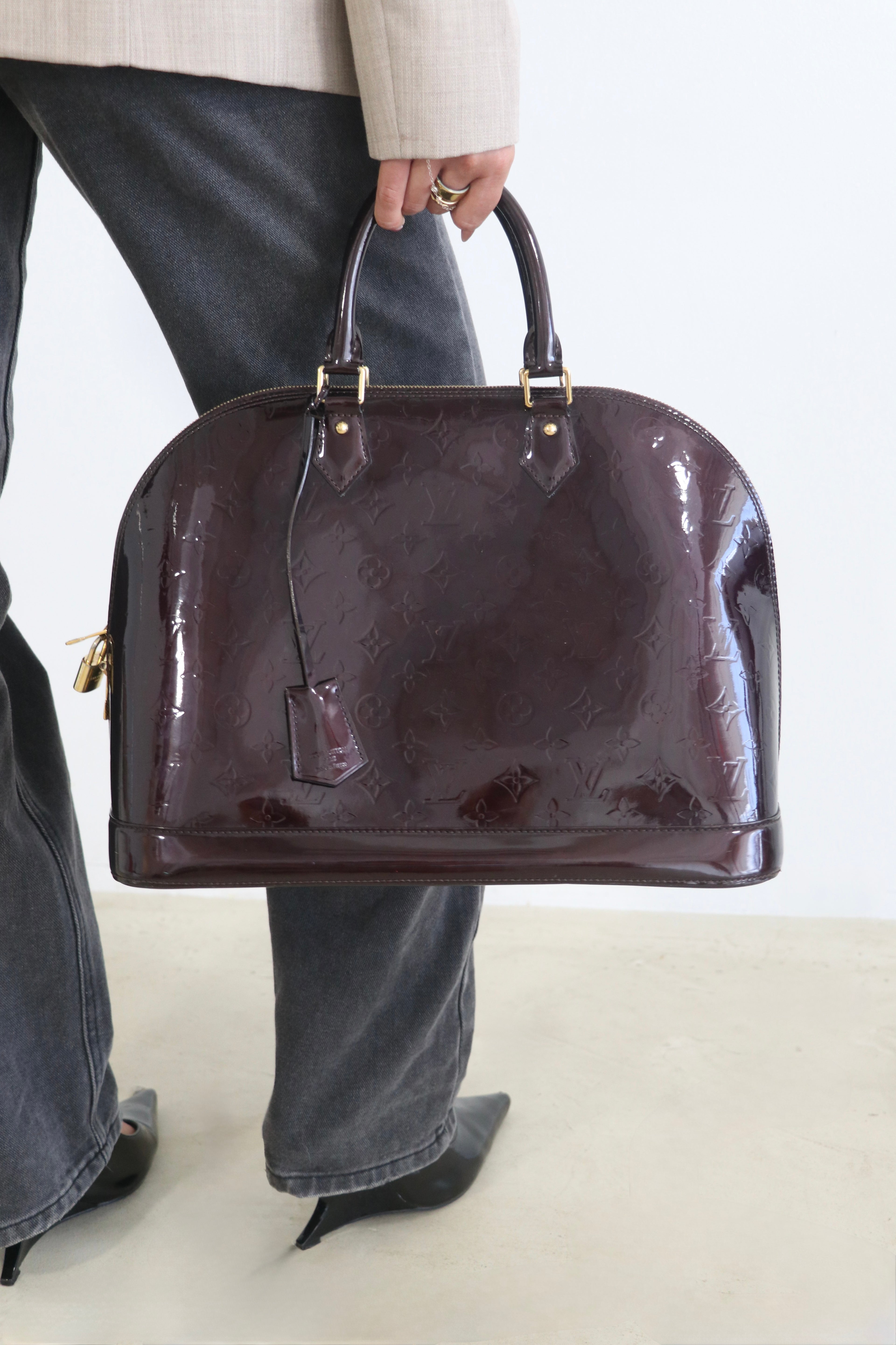 Louis Vuitton Alma GM Monogram Vernis in Amarante