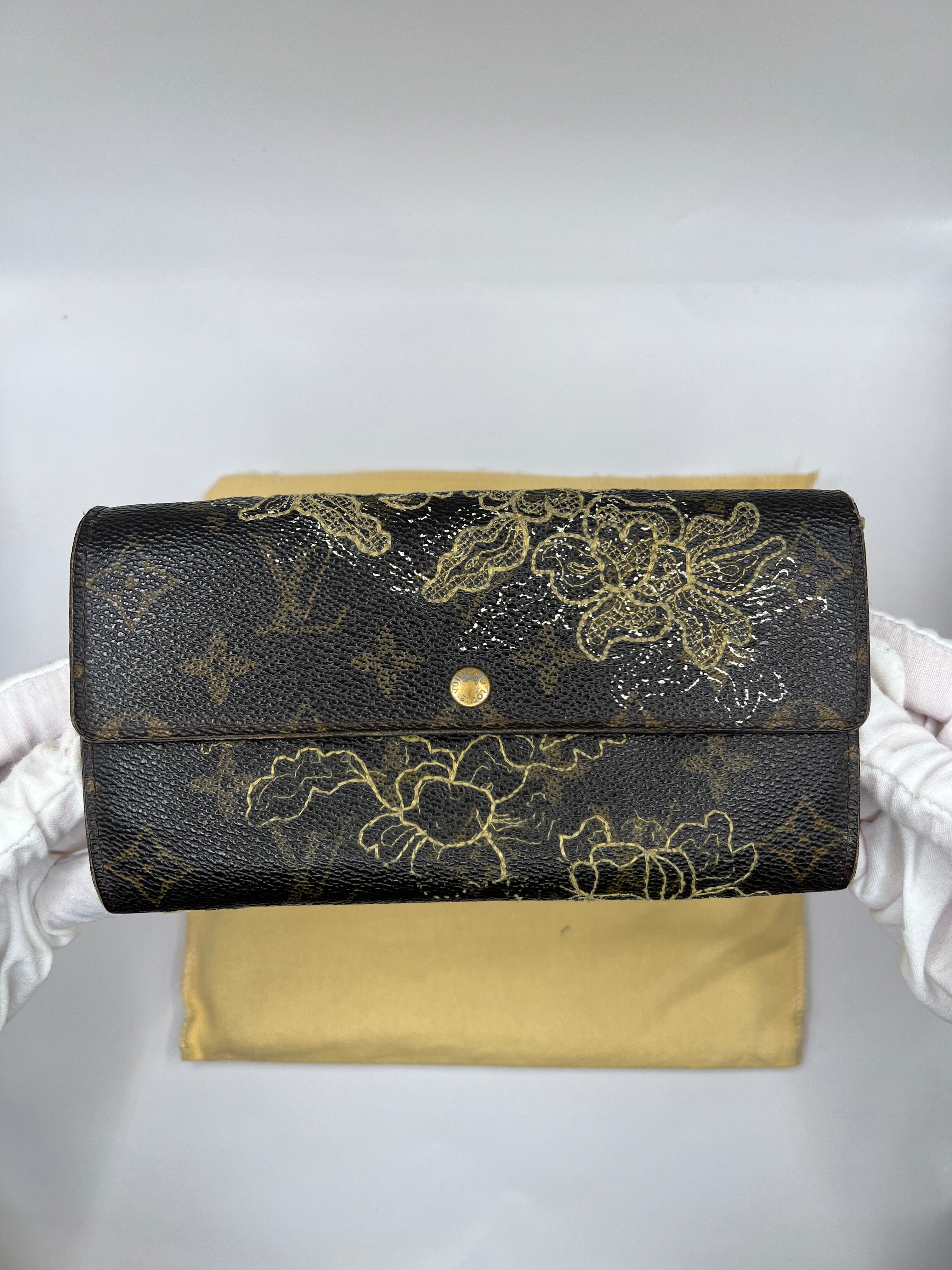 Louis Vuitton Limited Edition Monogram Dentelle Sarah Wallet