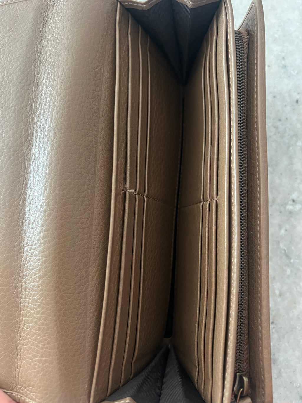 Gucci Interlocking GG Continental Wallet – Taupe Leather