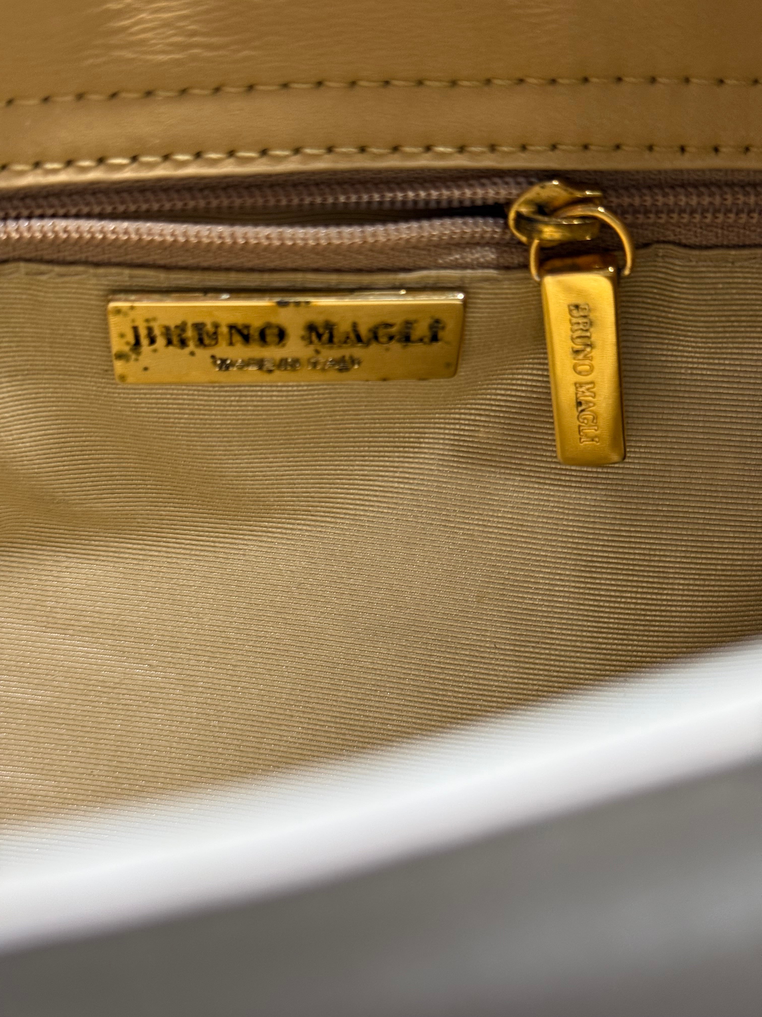 Bruno Magli Ivory Camel Leather Shoulder Bag Small Hobo Italy Gold Hardware Minimalist Y2K