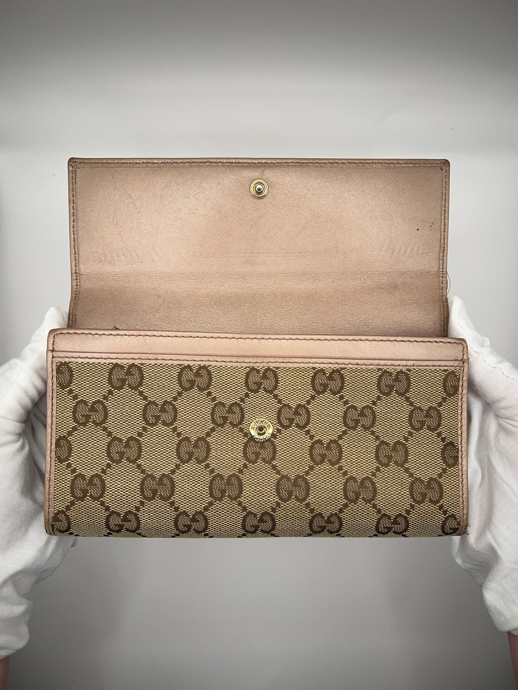 Gucci GG Canvas Heart Continental Wallet