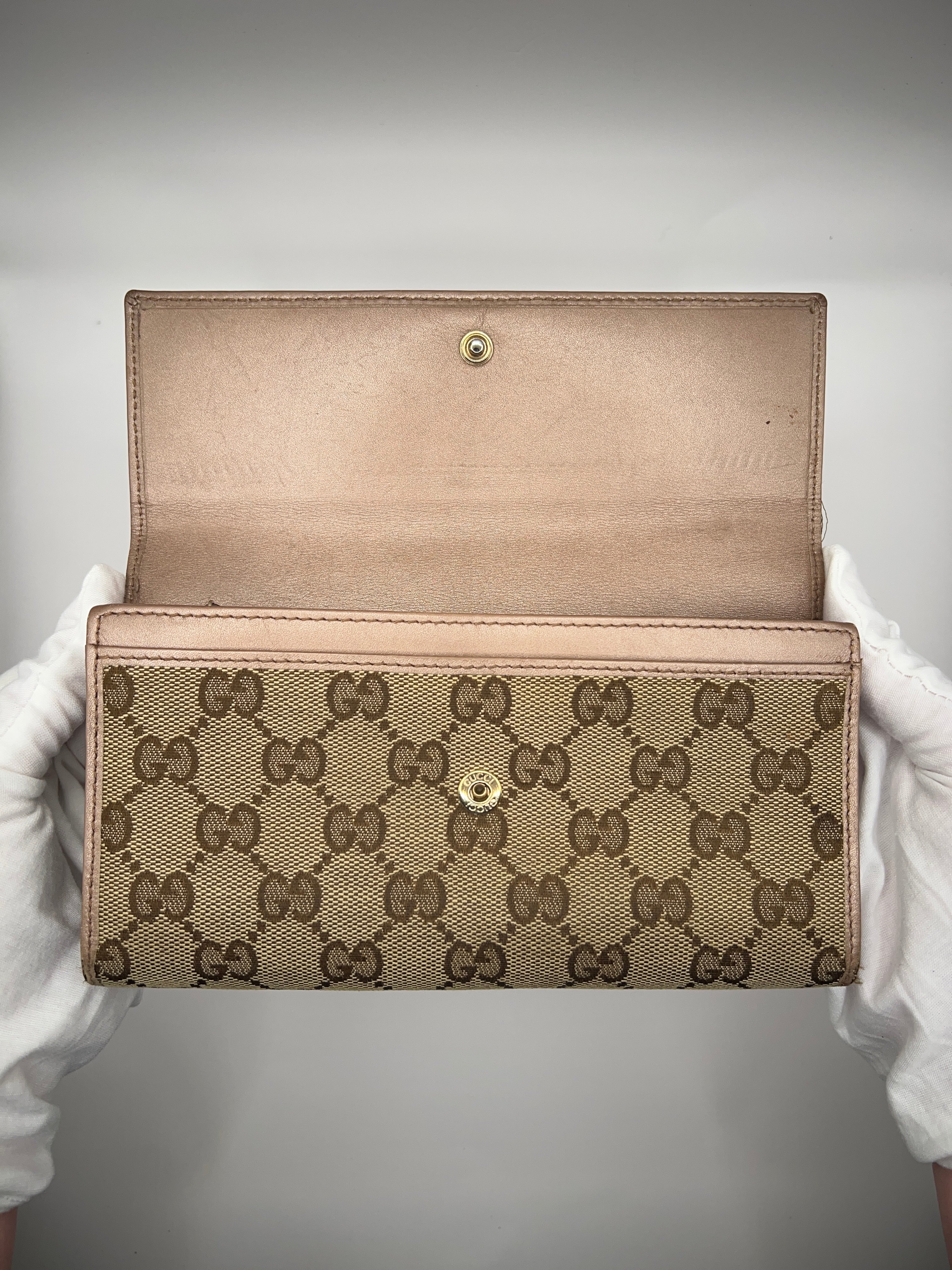 Gucci GG Canvas Heart Continental Wallet