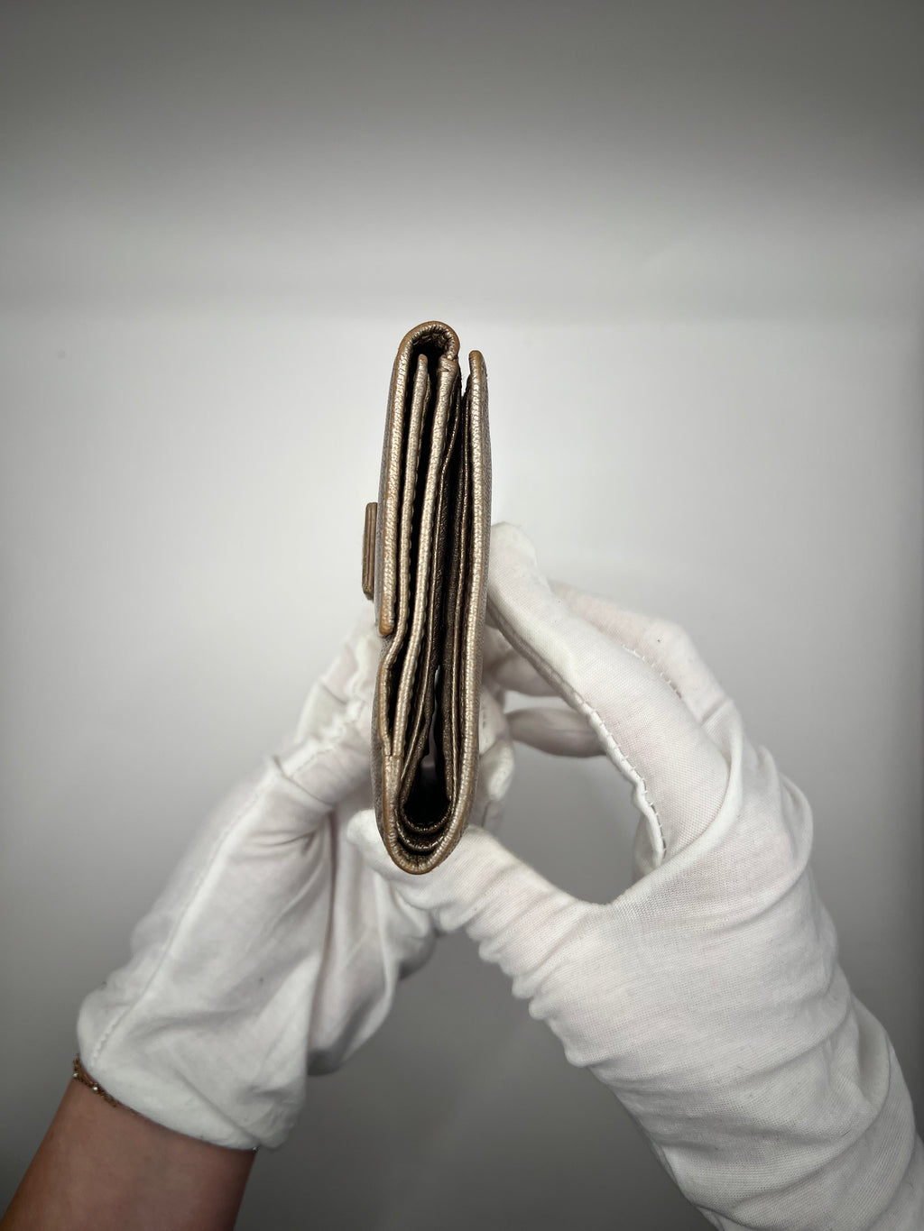 Salvatore Ferragamo Vara Bow Metallic Leather Wallet