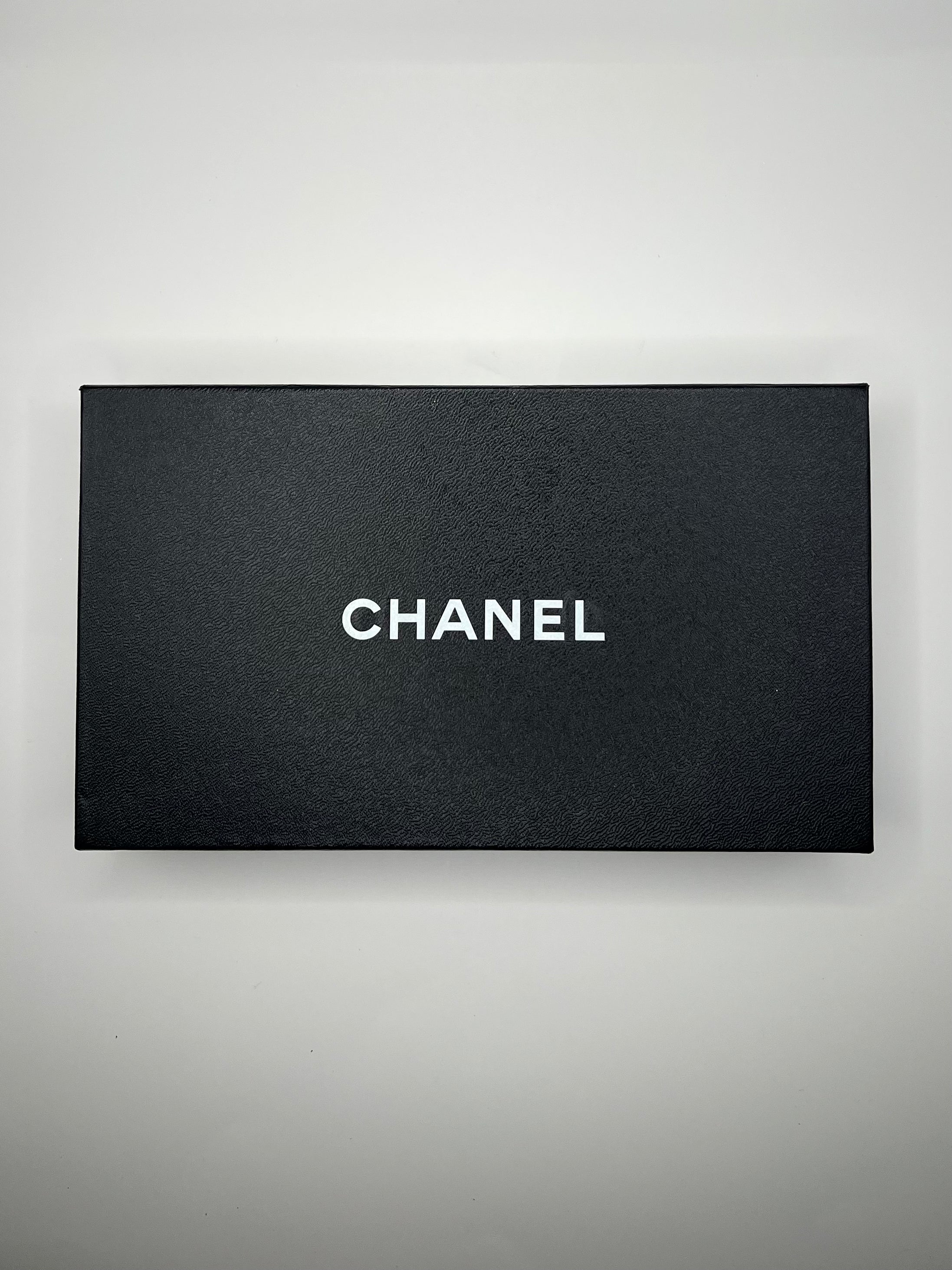 Chanel Long Wallet — Interlocking CC in Beige Caviar with Kiss-Lock Frame