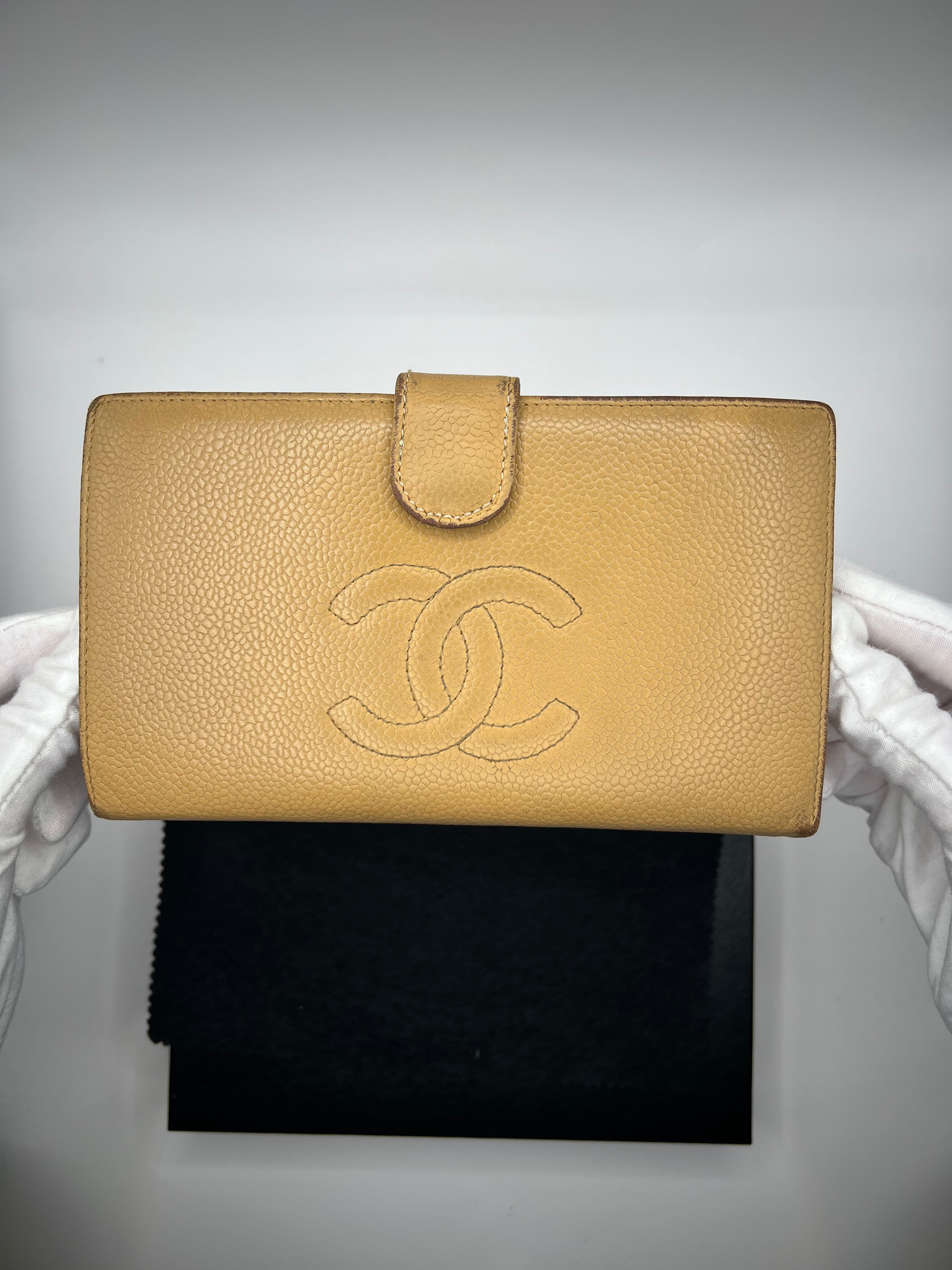 Chanel Long Wallet — Interlocking CC in Beige Caviar with Kiss-Lock Frame