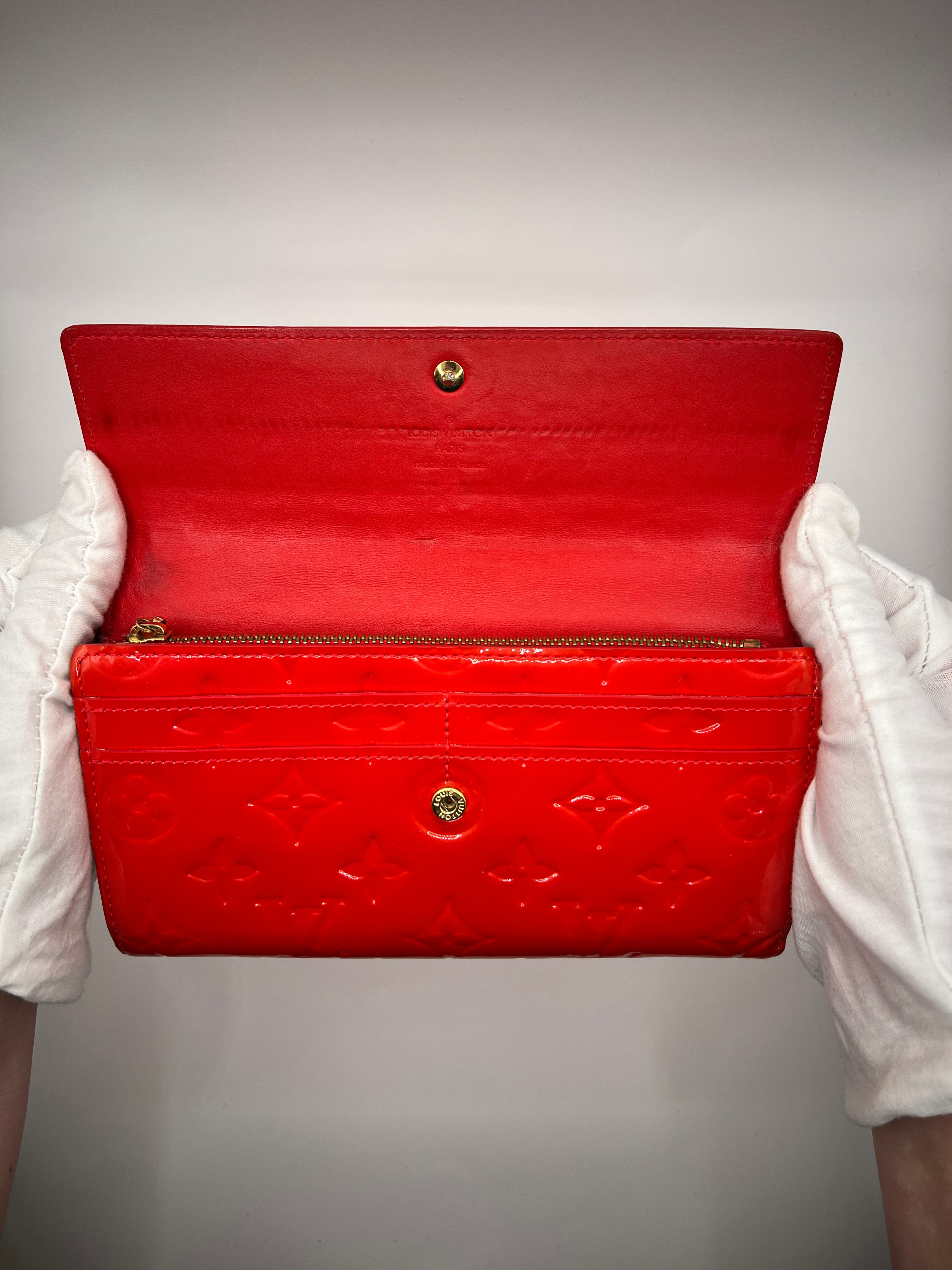 Louis Vuitton Monogram Vernis Sarah Wallet Red
