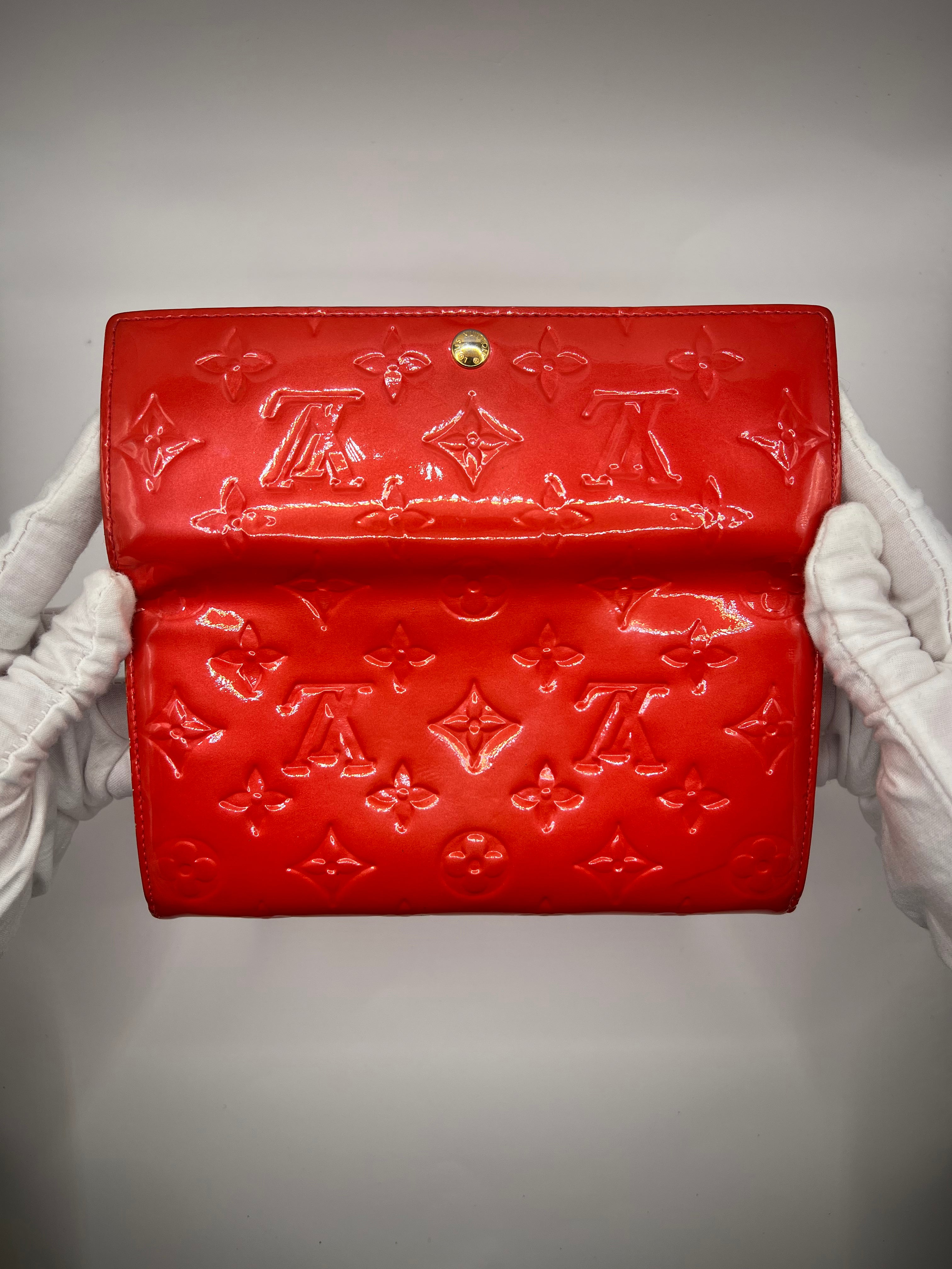 Louis Vuitton Monogram Vernis Sarah Wallet Red