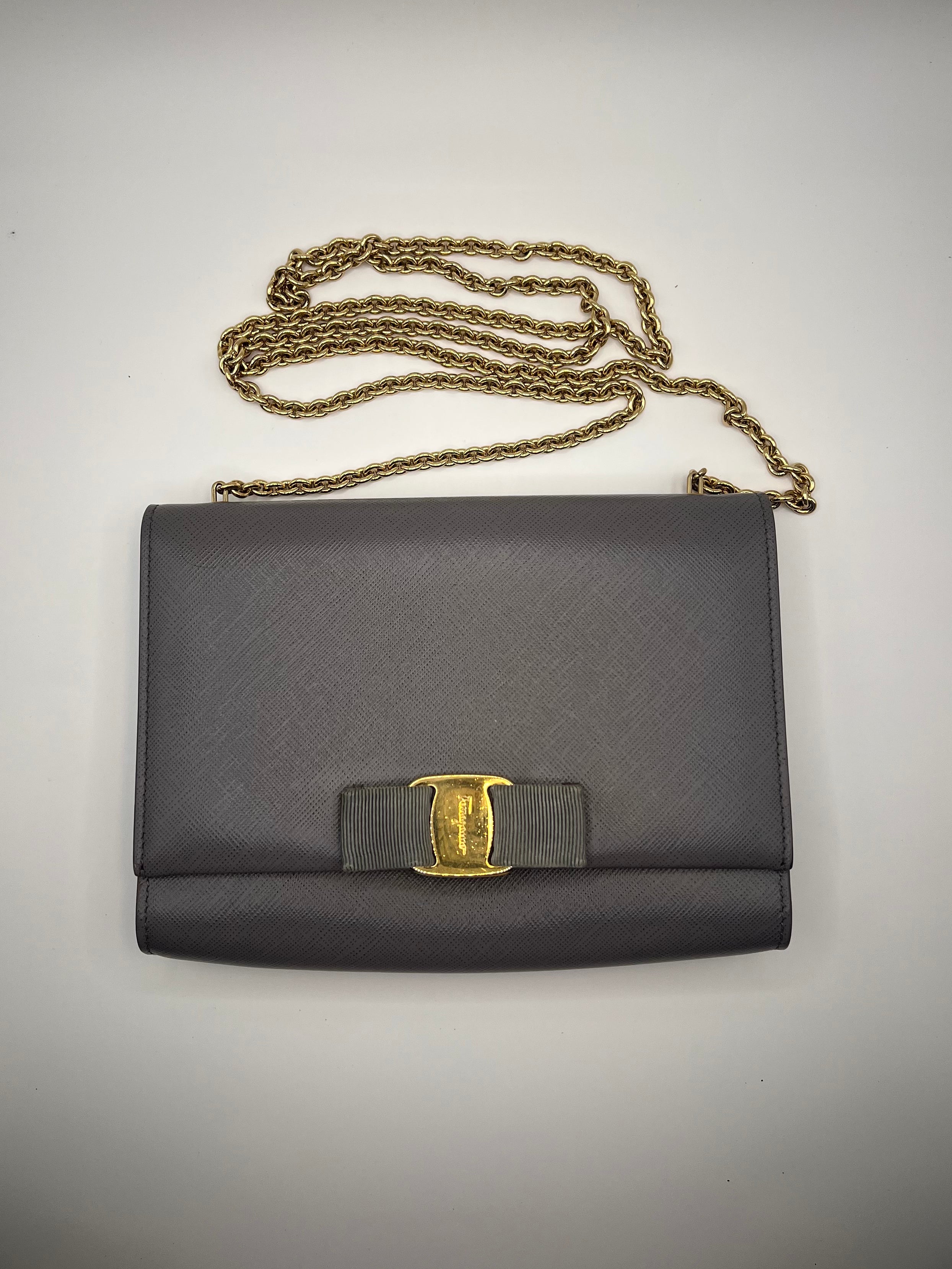 Salvatore Ferragamo Vara Bow Shoulder Bag – Gray Leather