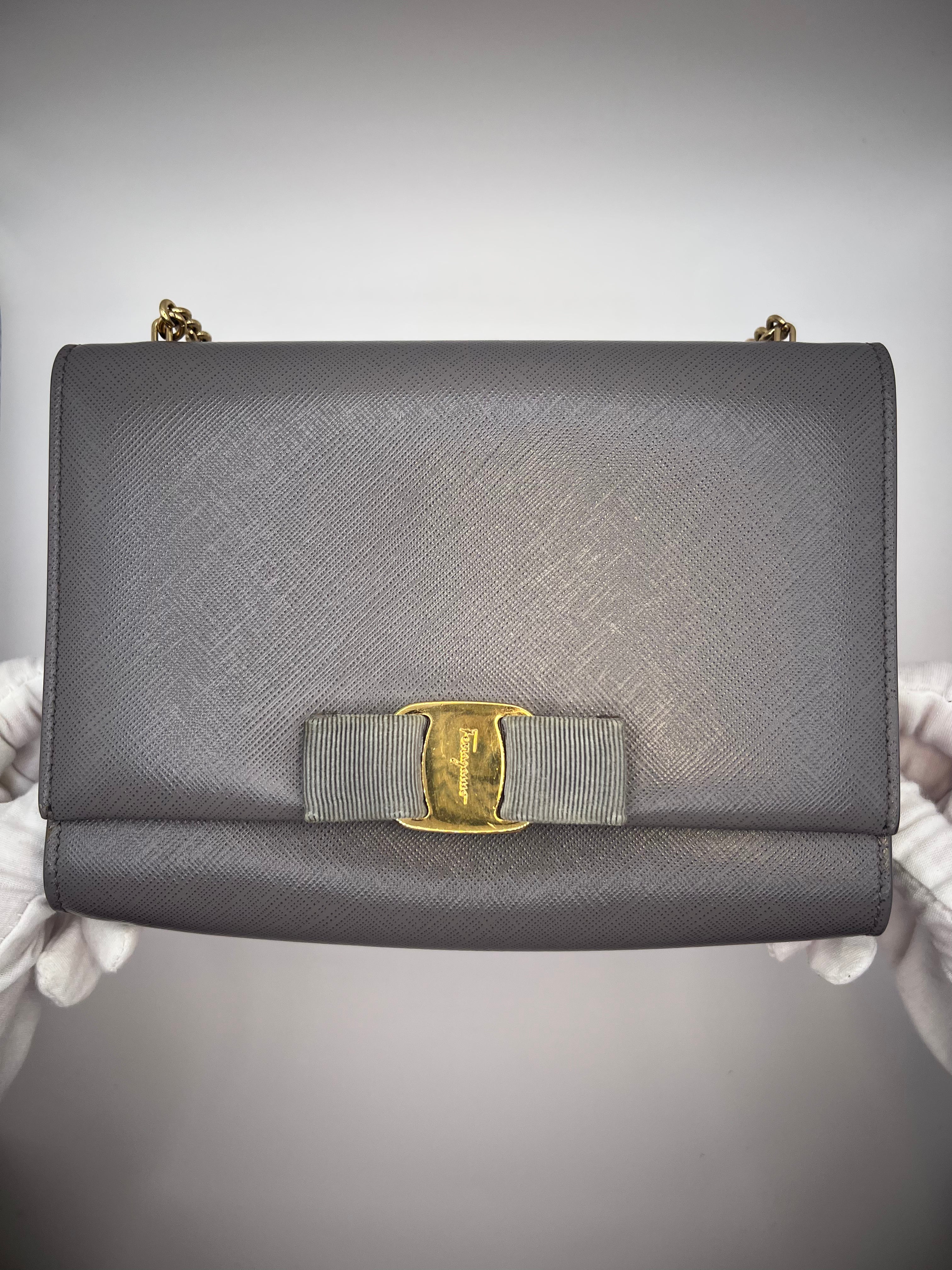 Salvatore Ferragamo Vara Bow Shoulder Bag – Gray Leather