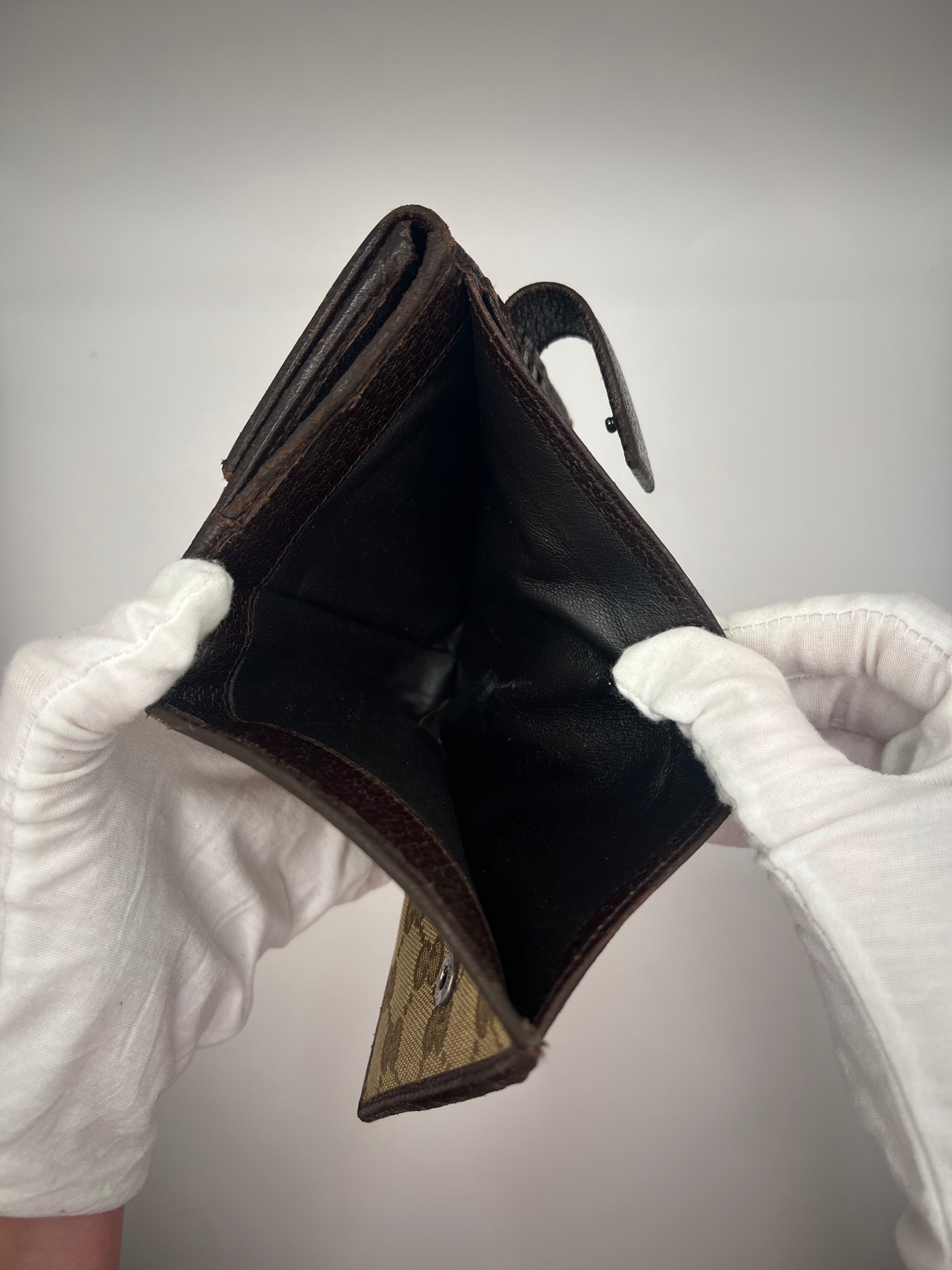 Gucci GG Supreme Canvas Bifold Wallet with Silver Logo Bar