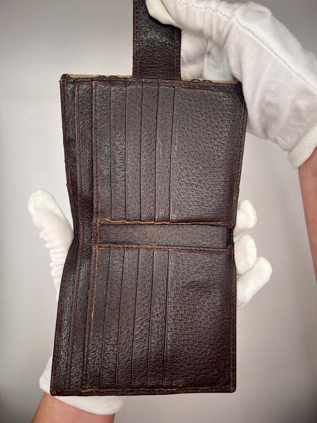 Gucci GG Supreme Canvas Bifold Wallet with Silver Logo Bar