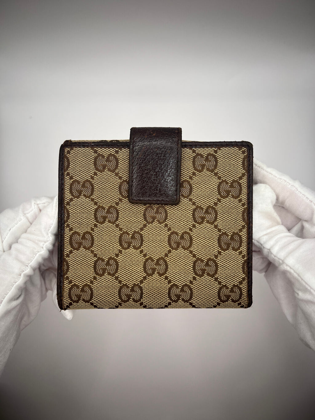 Gucci GG Supreme Canvas Bifold Wallet with Silver Logo Bar