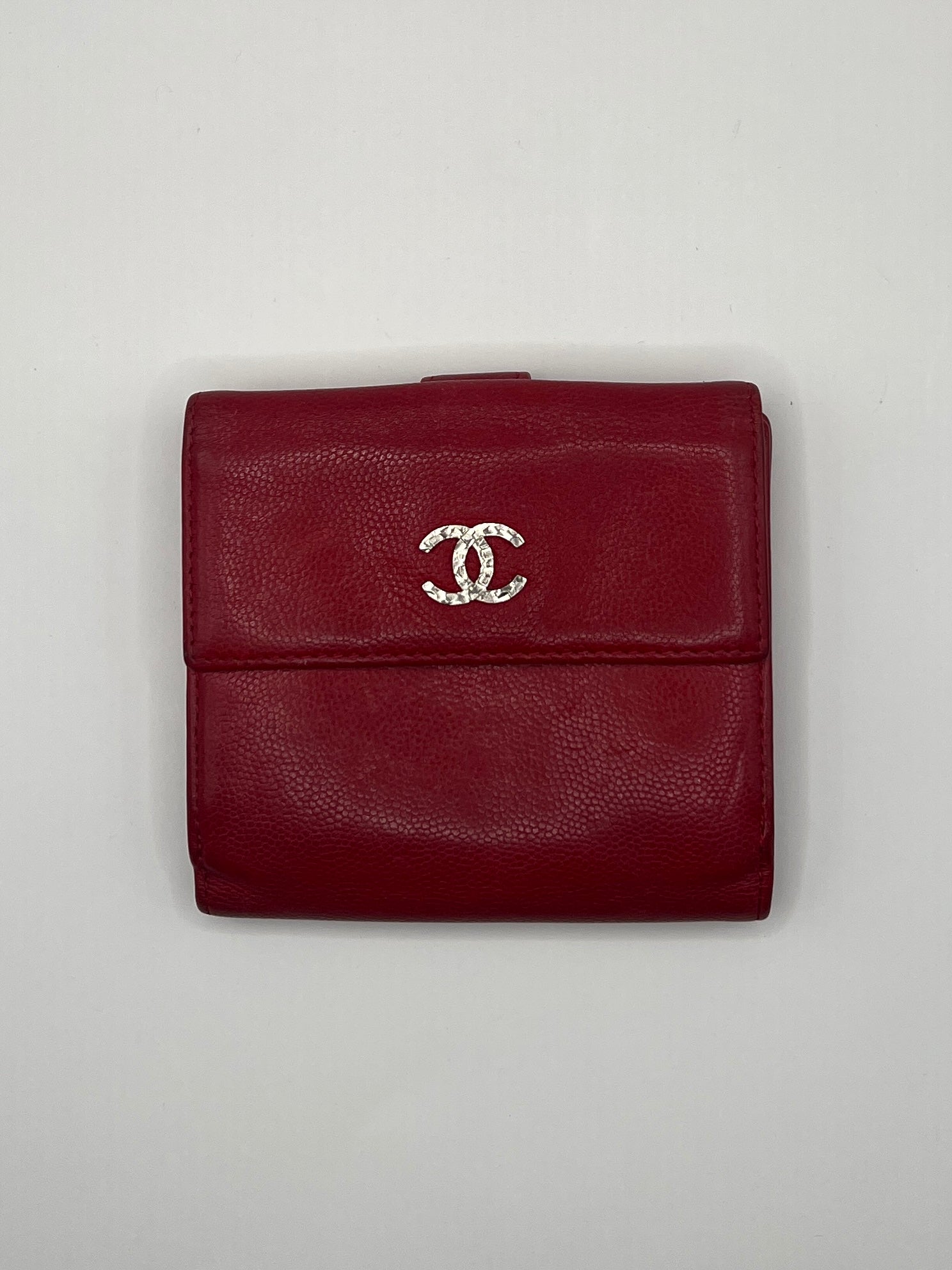 Chanel Caviar Sevruga French Compact Wallet Red