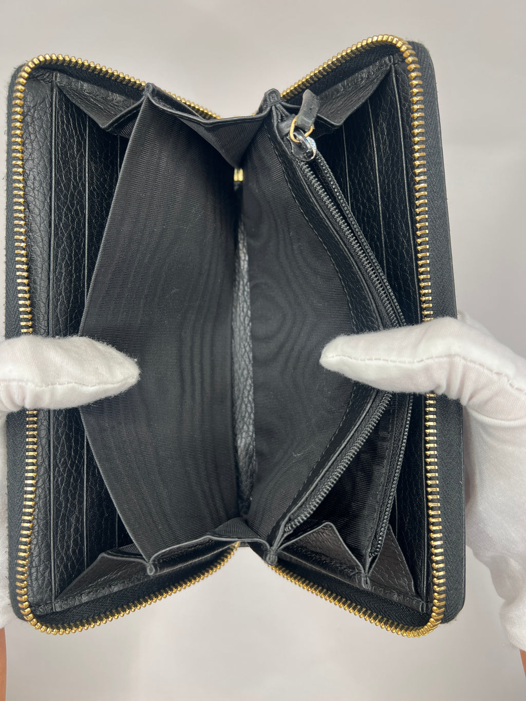 Gucci GG Zip-Around Wallet Black Pebbled Leather