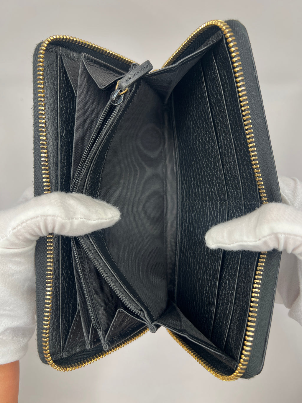 Gucci GG Zip-Around Wallet Black Pebbled Leather