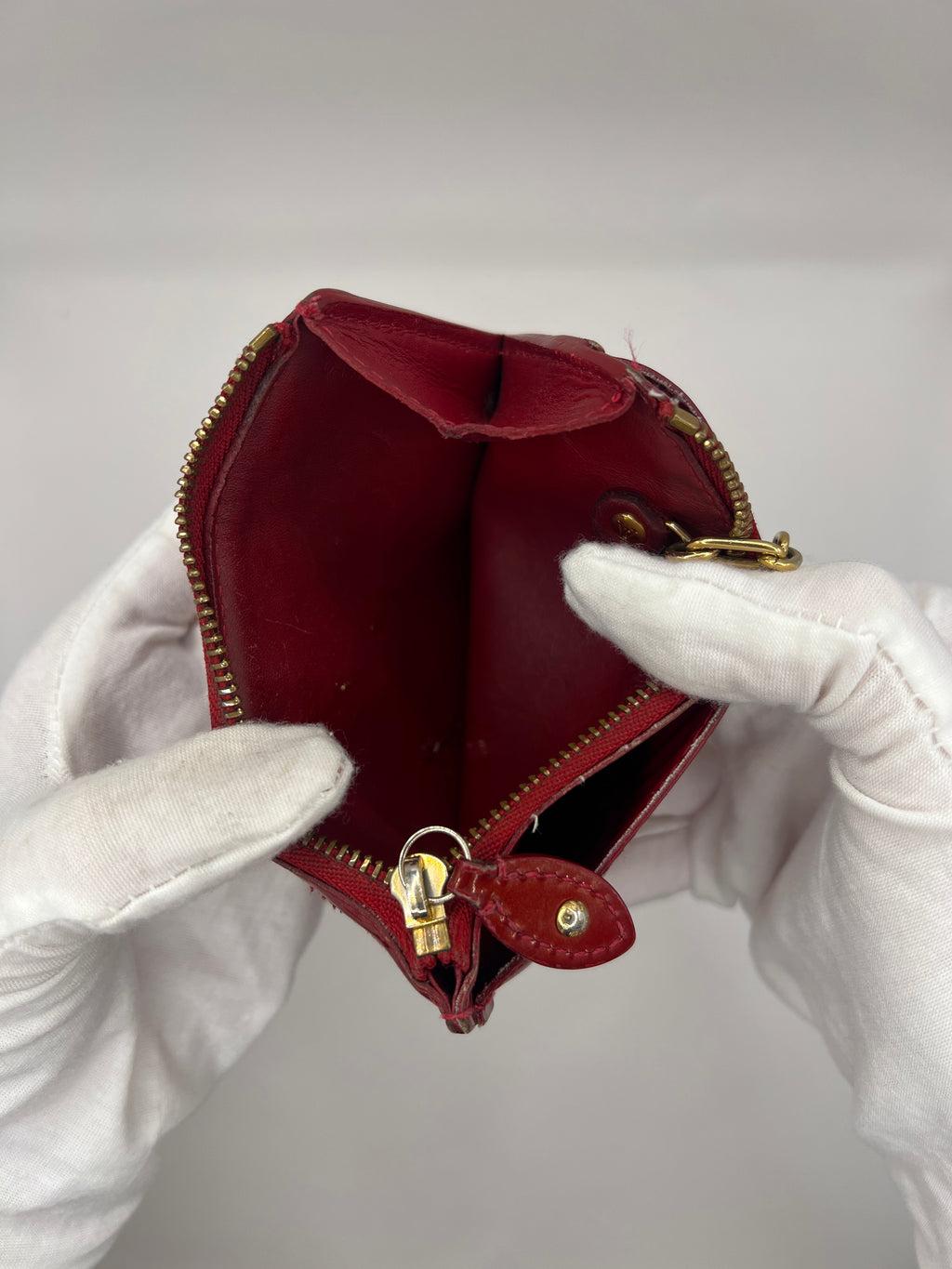 Louis Vuitton Pochette Key Cles Monogram Vernis Coin Case Red