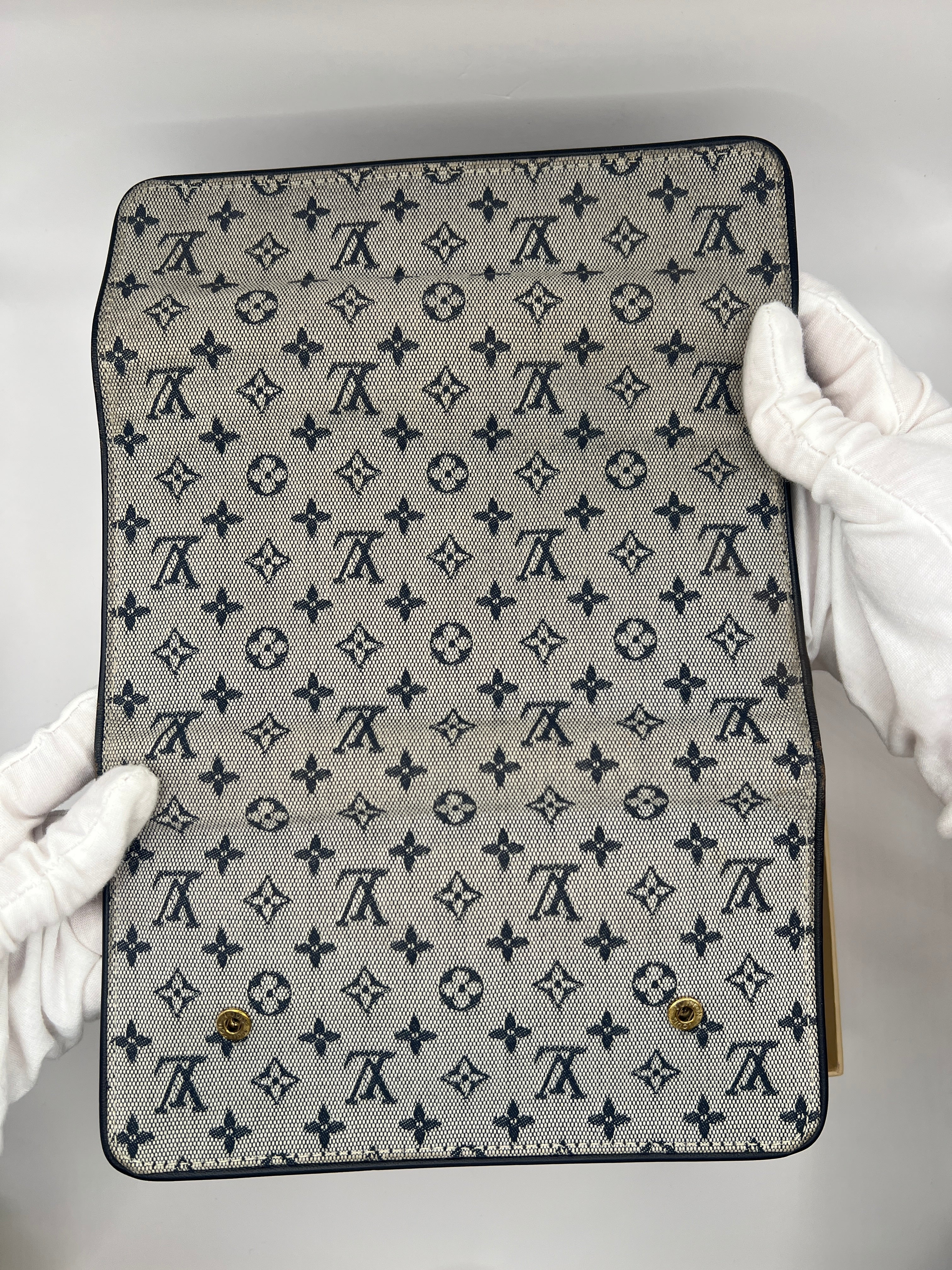 Louis Vuitton Monogram Mini Lin Sarah Wallet with Chain