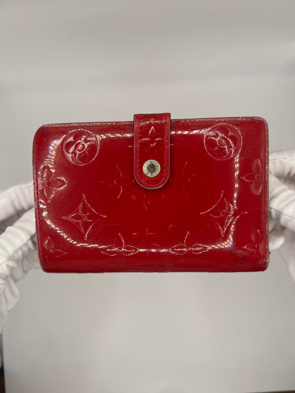 Louis Vuitton Vernis Porte-Monnaie Trésor Wallet – Pomme d’Amour Red