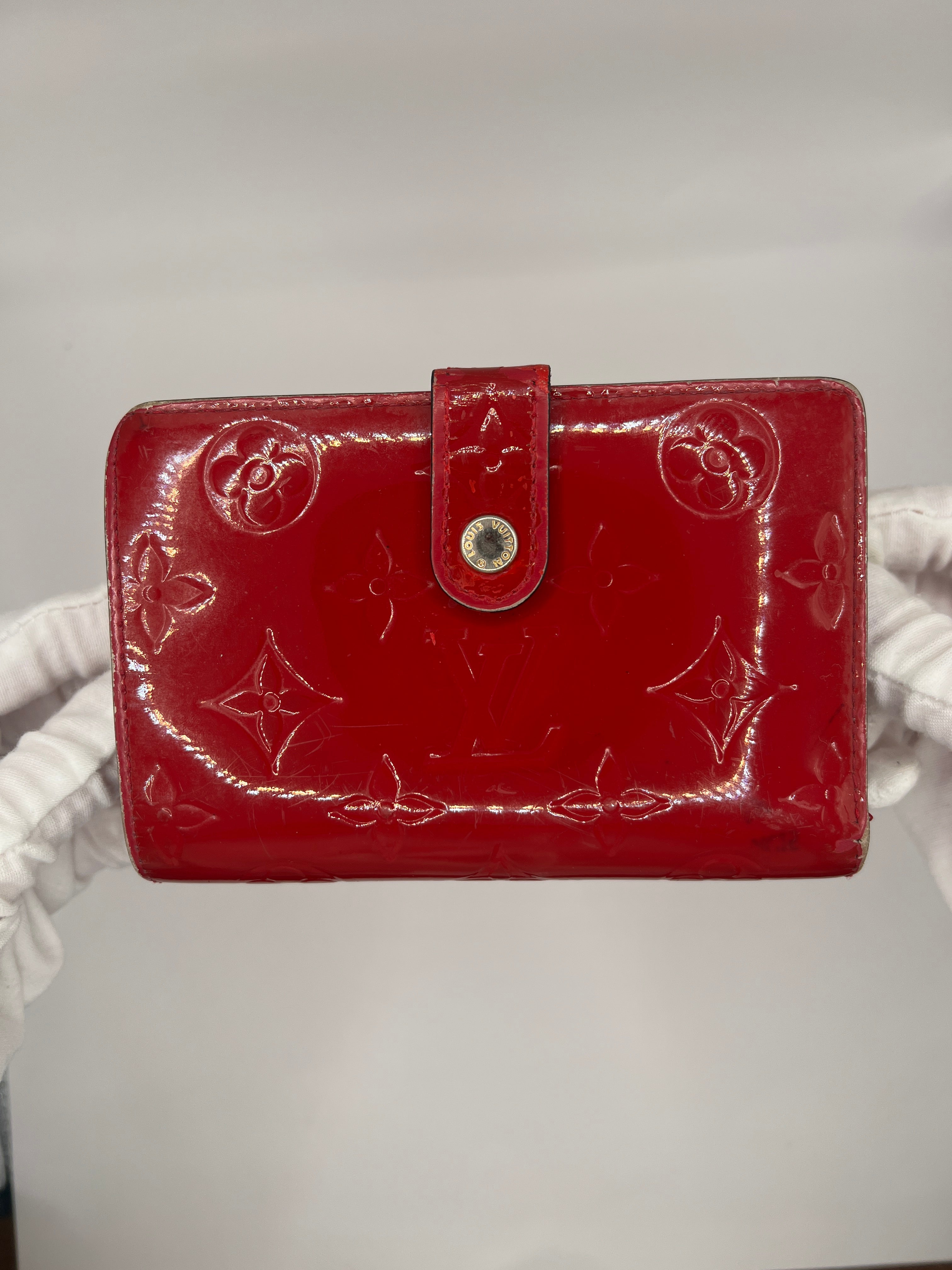 Louis Vuitton Vernis Porte-Monnaie Trésor Wallet – Pomme d’Amour Red