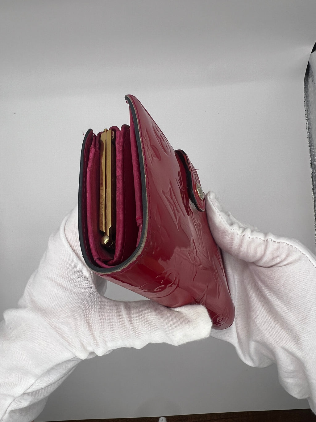 Louis Vuitton Vernis Porte-Monnaie Trésor Wallet – Pomme d’Amour Red