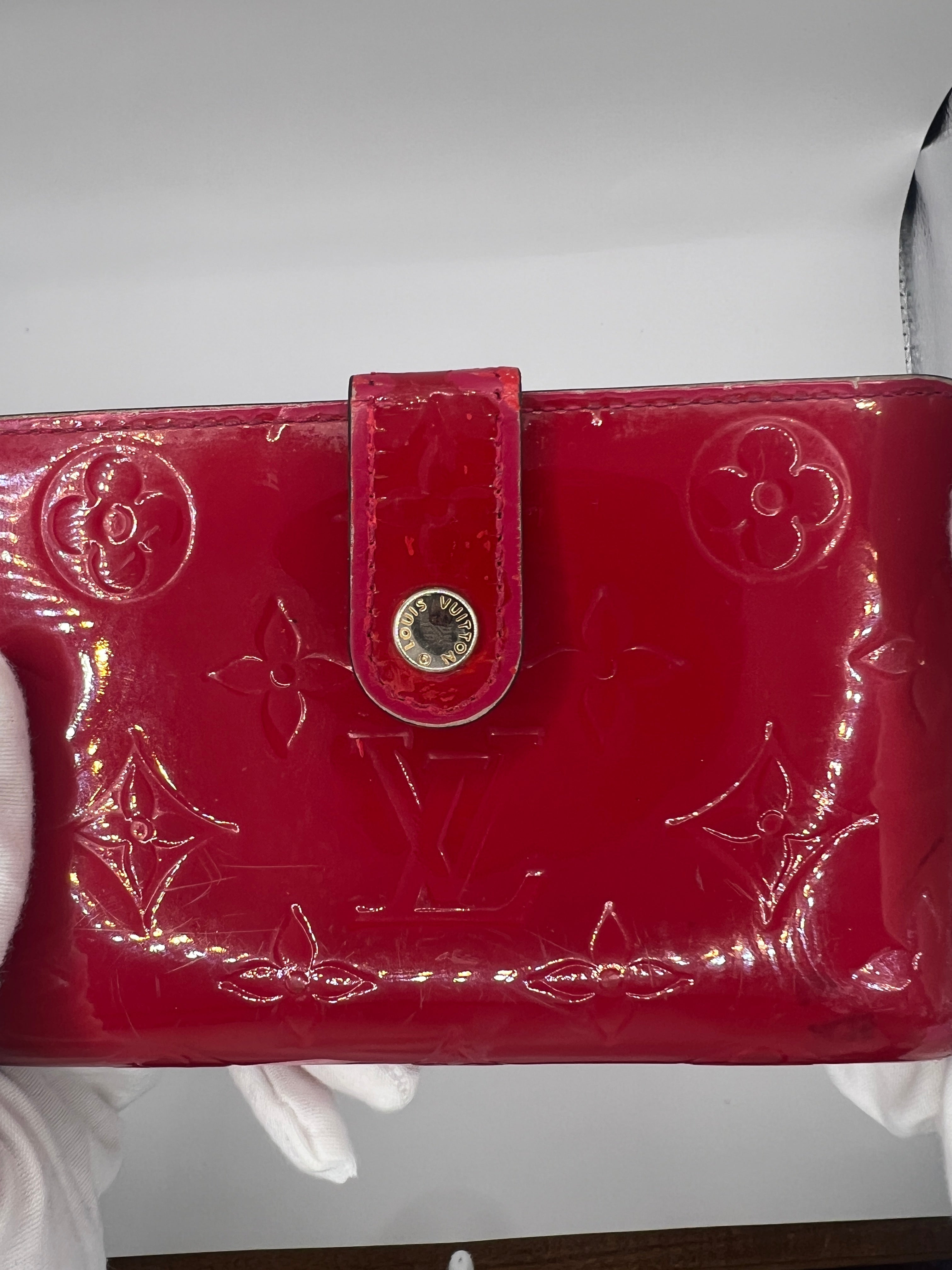 Louis Vuitton Vernis Porte-Monnaie Trésor Wallet – Pomme d’Amour Red