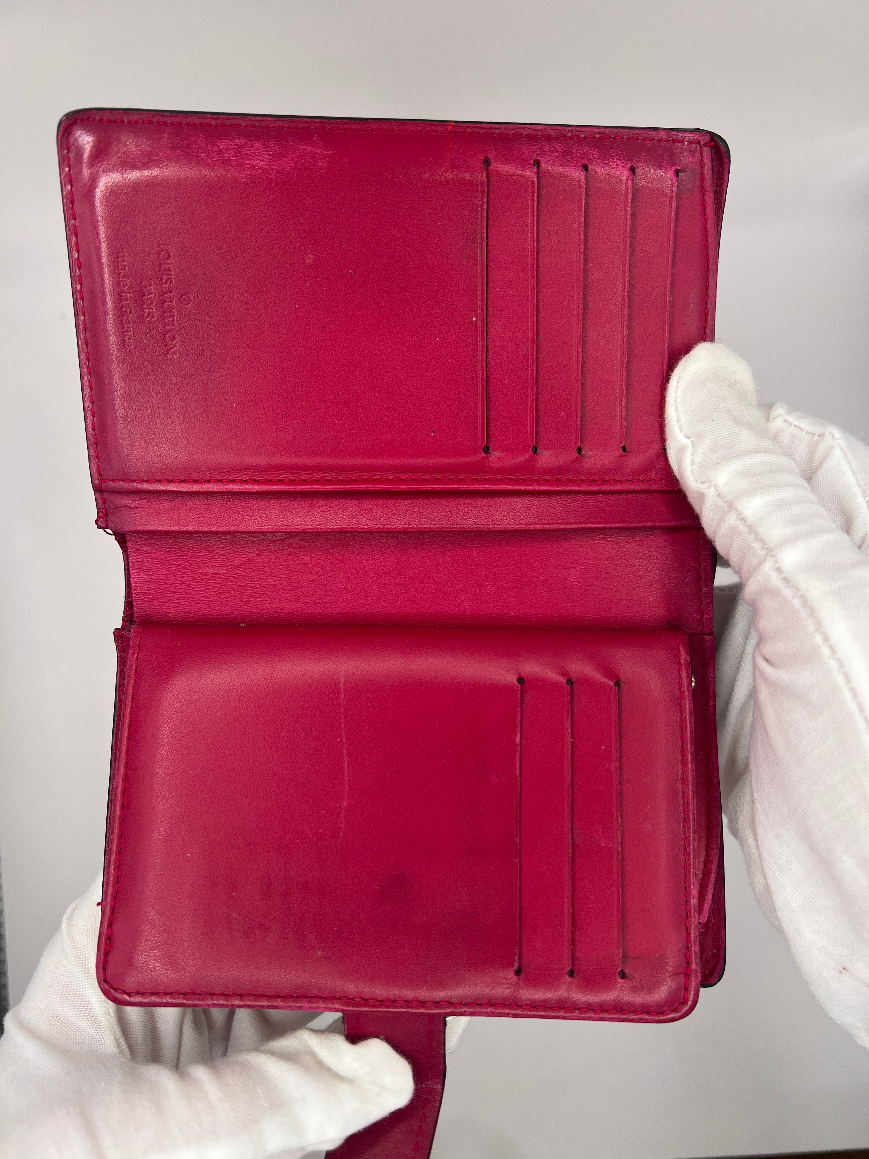 Louis Vuitton Vernis Porte-Monnaie Trésor Wallet – Pomme d’Amour Red