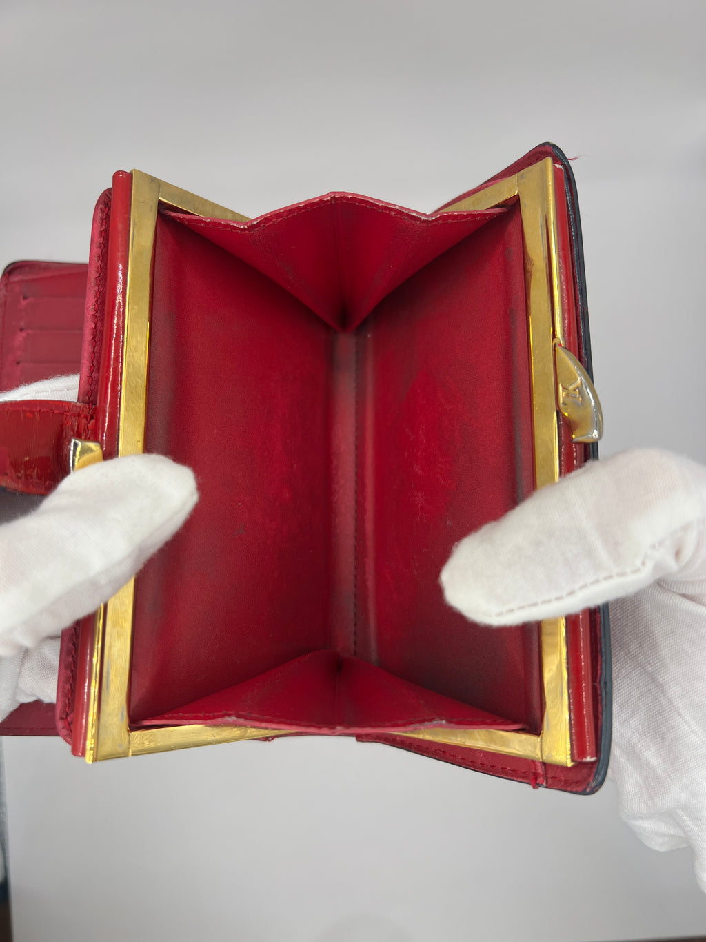 Louis Vuitton Vernis Porte-Monnaie Trésor Wallet – Pomme d’Amour Red