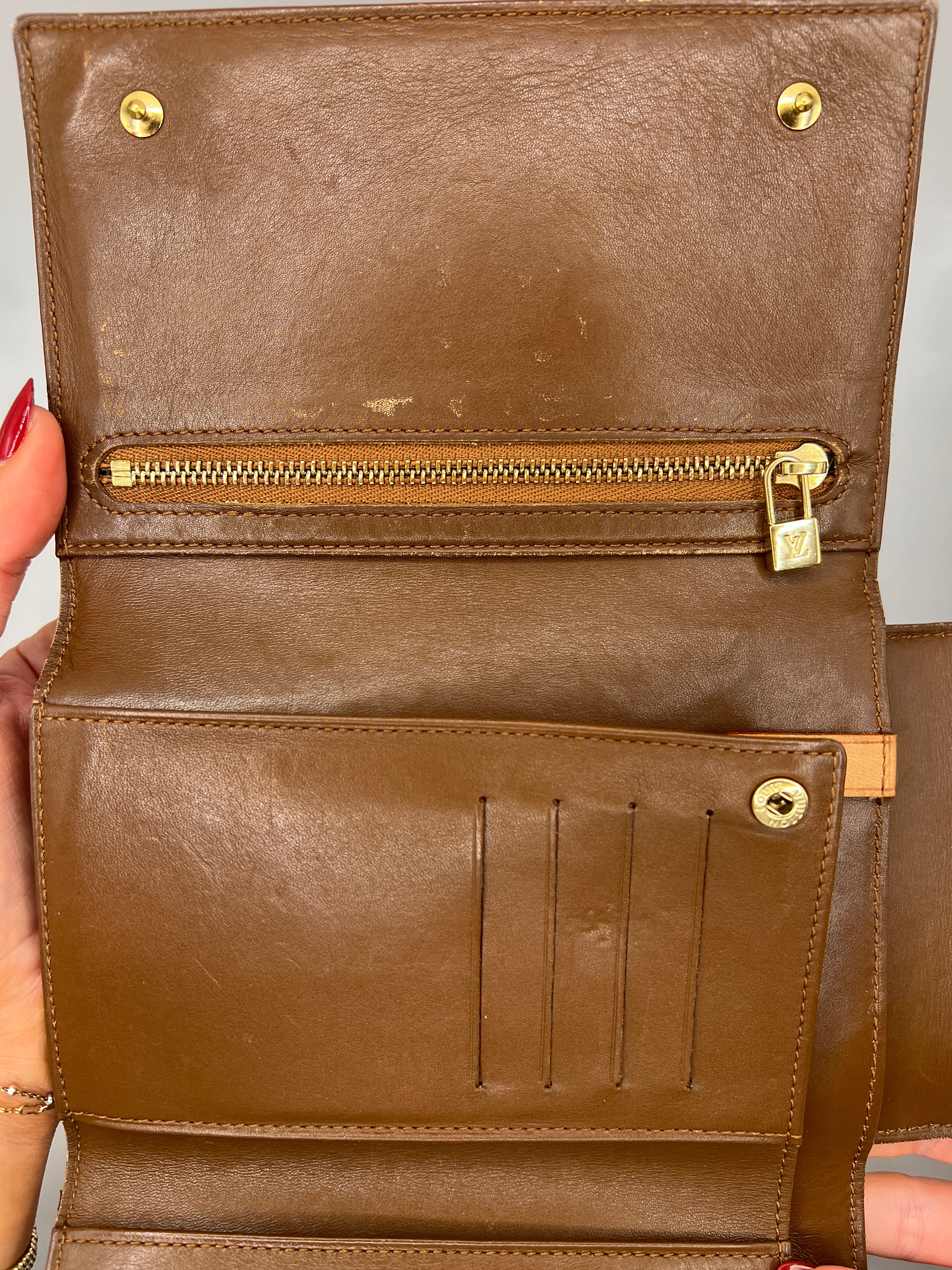 Louis Vuitton Vernis Walker Pochette in Bronze