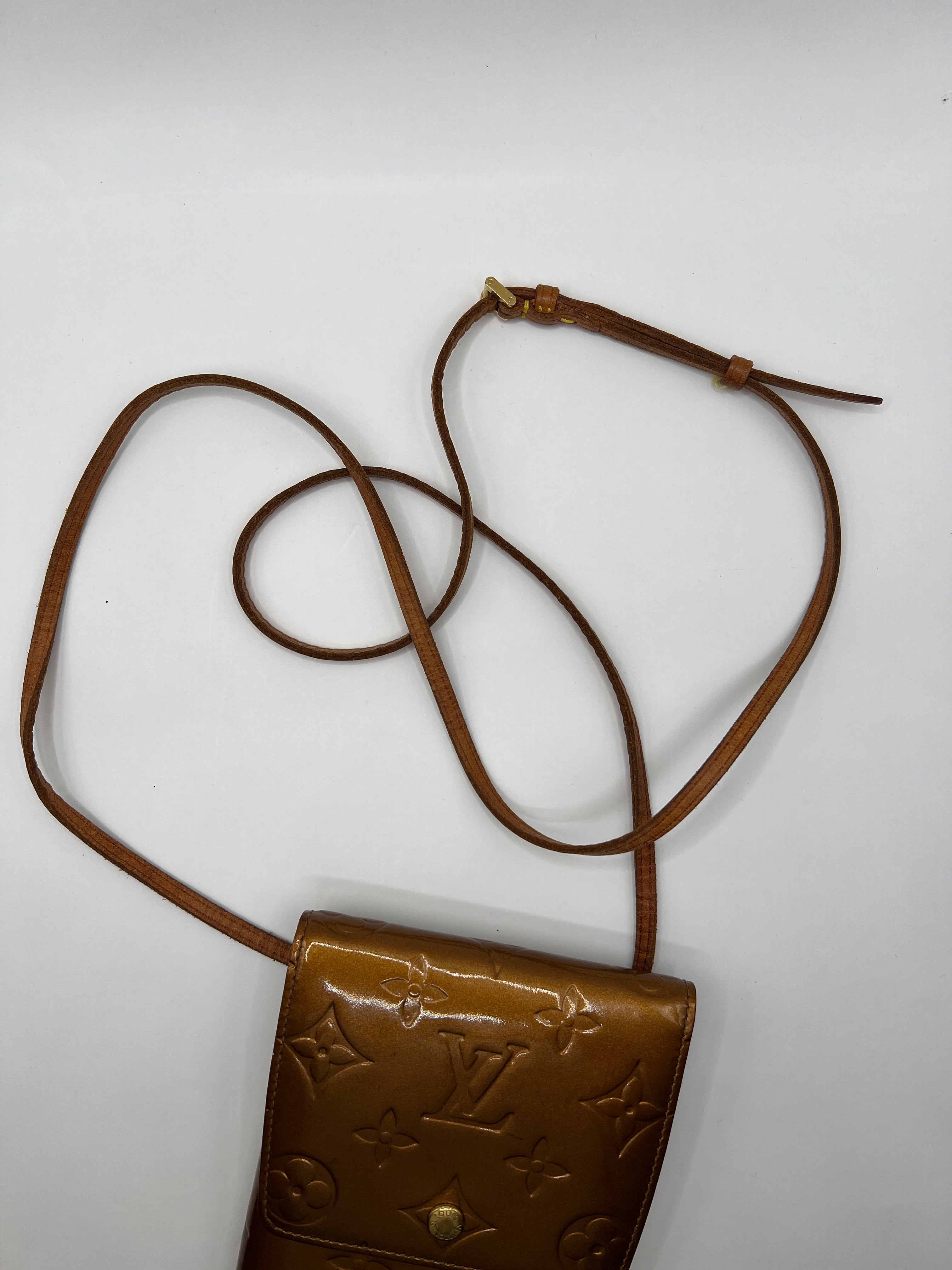 Louis Vuitton Vernis Walker Pochette in Bronze