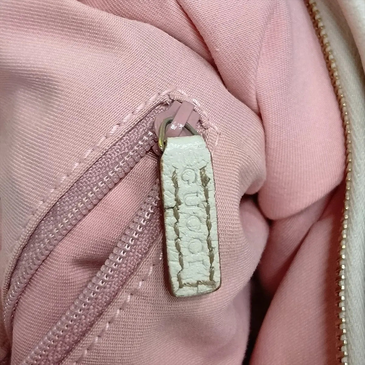 Gucci GG Canvas Abbey D-Ring Hobo