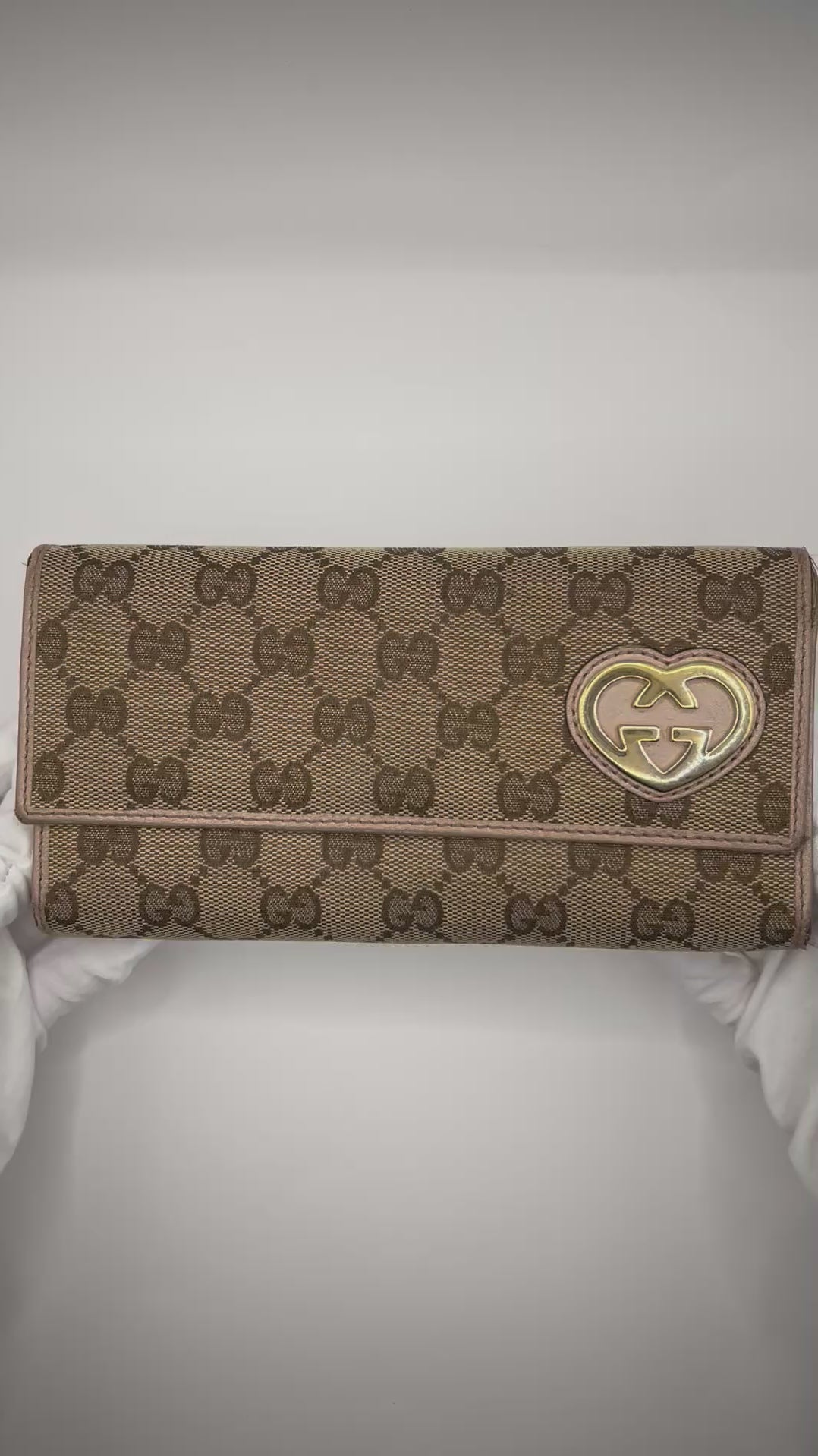 Gucci GG Canvas Heart Continental Wallet